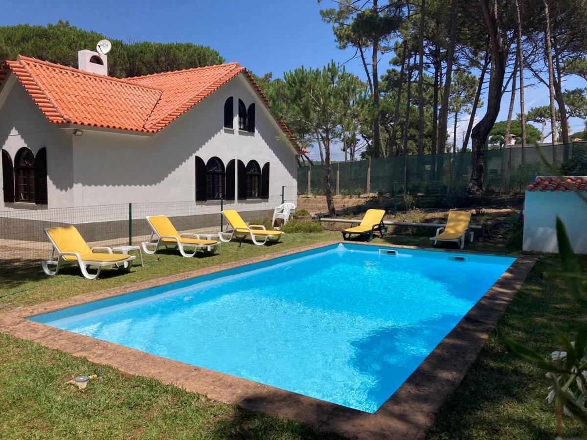 Moradia No Pinhal Com Piscina - Espaco E Privacidade Para As Suas Ferias! Sintra Exteriör bild